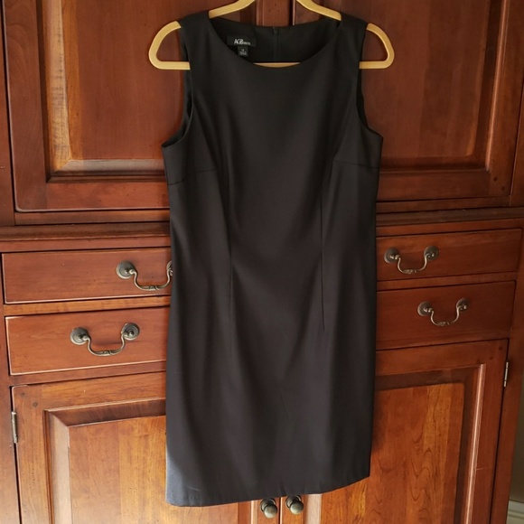 AGB Dresses & Skirts - AGB sleeveless Dress